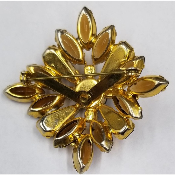 Vintage Unsigned Topaz Diamond Shaped Rhinestones Brooch & D&E? Clip Earrings - Picture 3 of 9